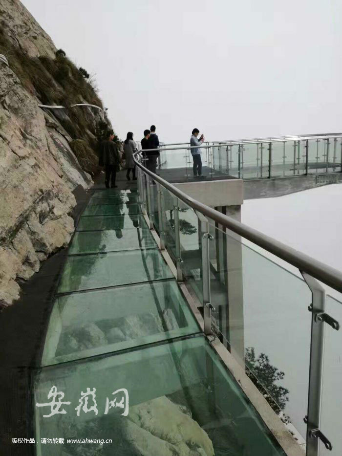 玻璃栈道 玻璃栈道